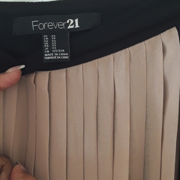 GORGEOUS SKIRT - Picture 2 of 4